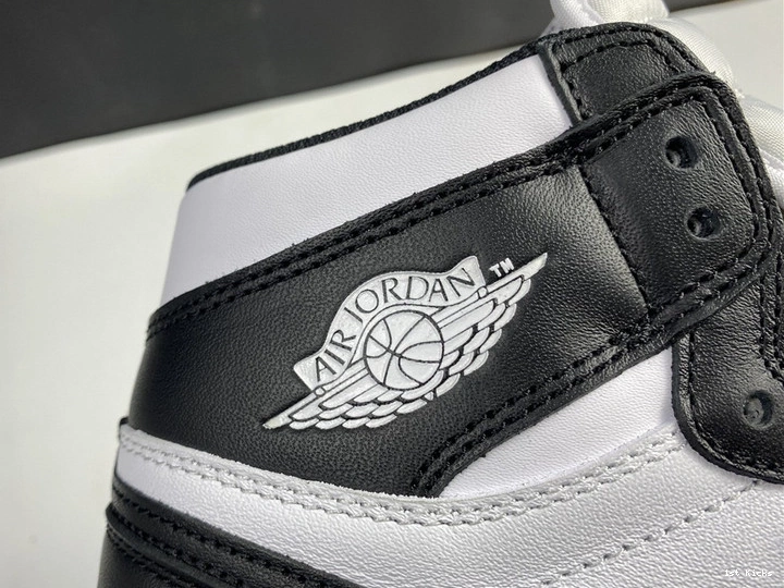555088-010 White (2014) 1 Black Retro  Jordan 0208